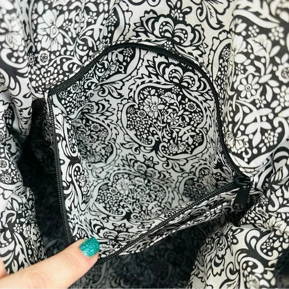 NWOT Hobo International Large Leather Tote - Picture 11 of 11